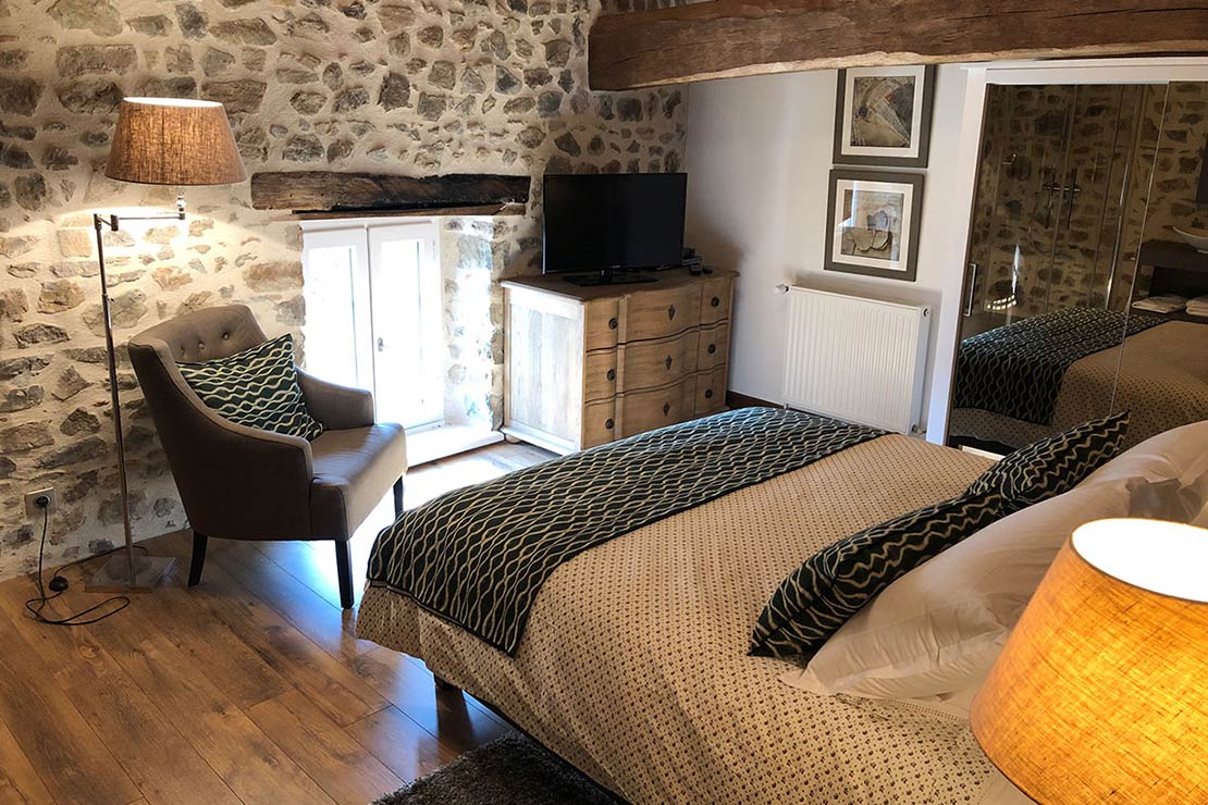 Luxury house rental beaujolais : Parental room Moulin à Vent