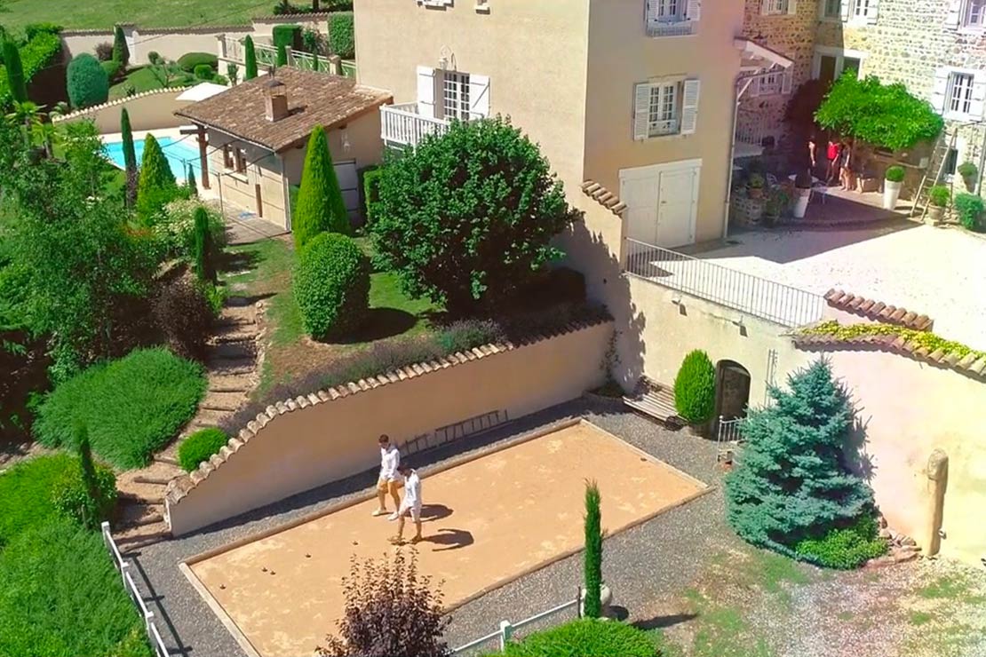 Luxury house rental beaujolais : Petanque