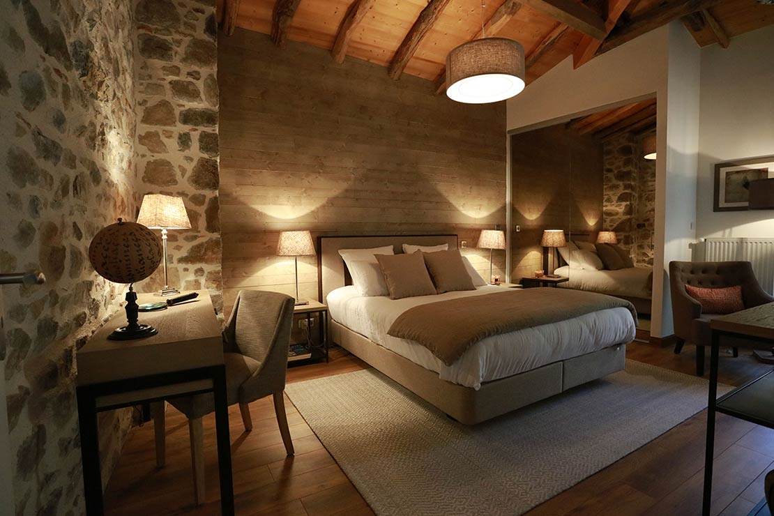 Luxury house rental beaujolais : Parentale room Julienas